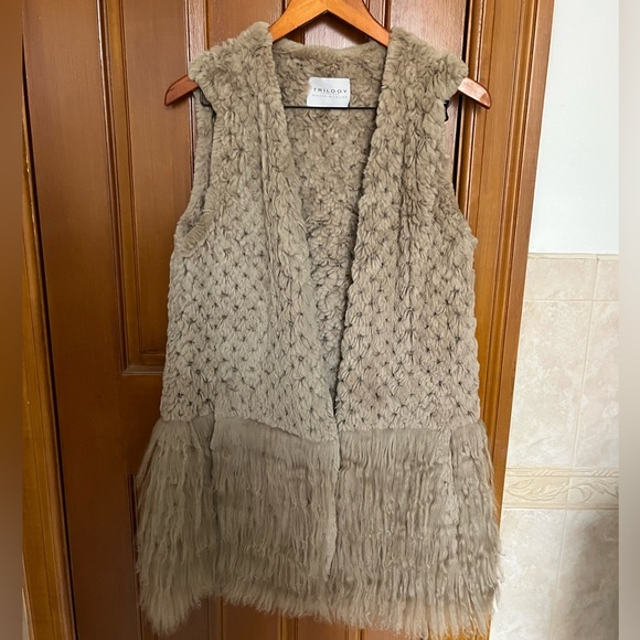 Fur vest Trilogy - Picture 1 of 5